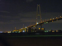 ライトアップされた橋と海の夜景その３